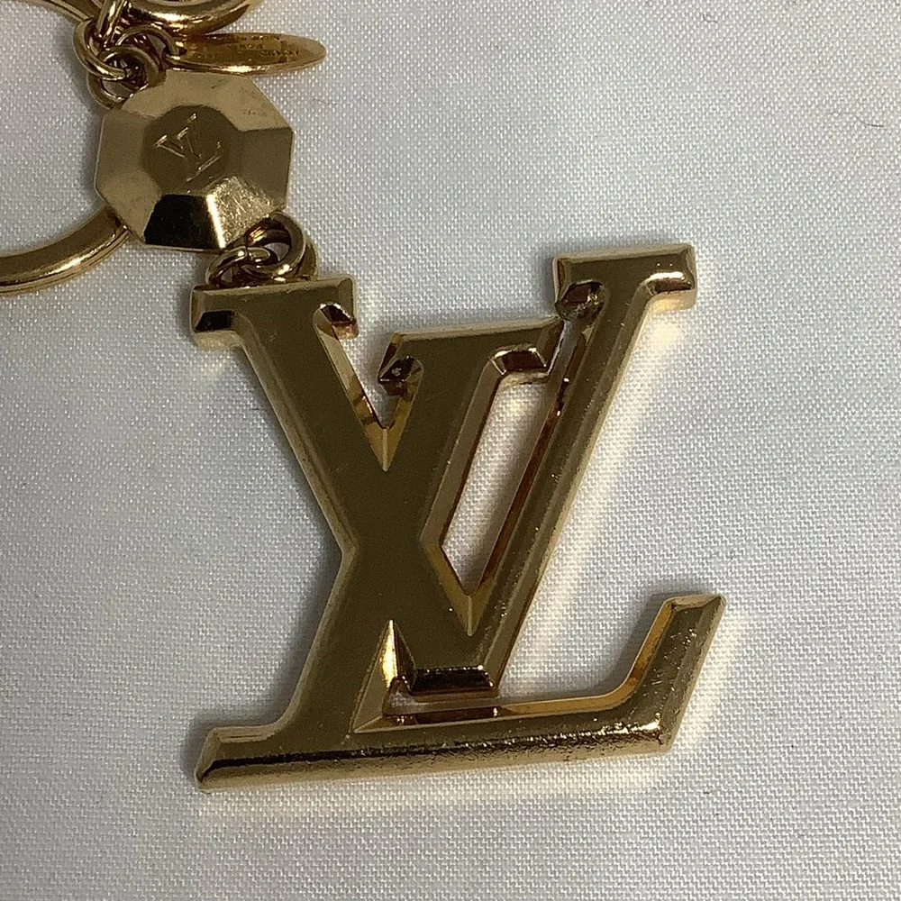 Louis Vuitton Gold Monogram Keychain - Picture 4 of 11